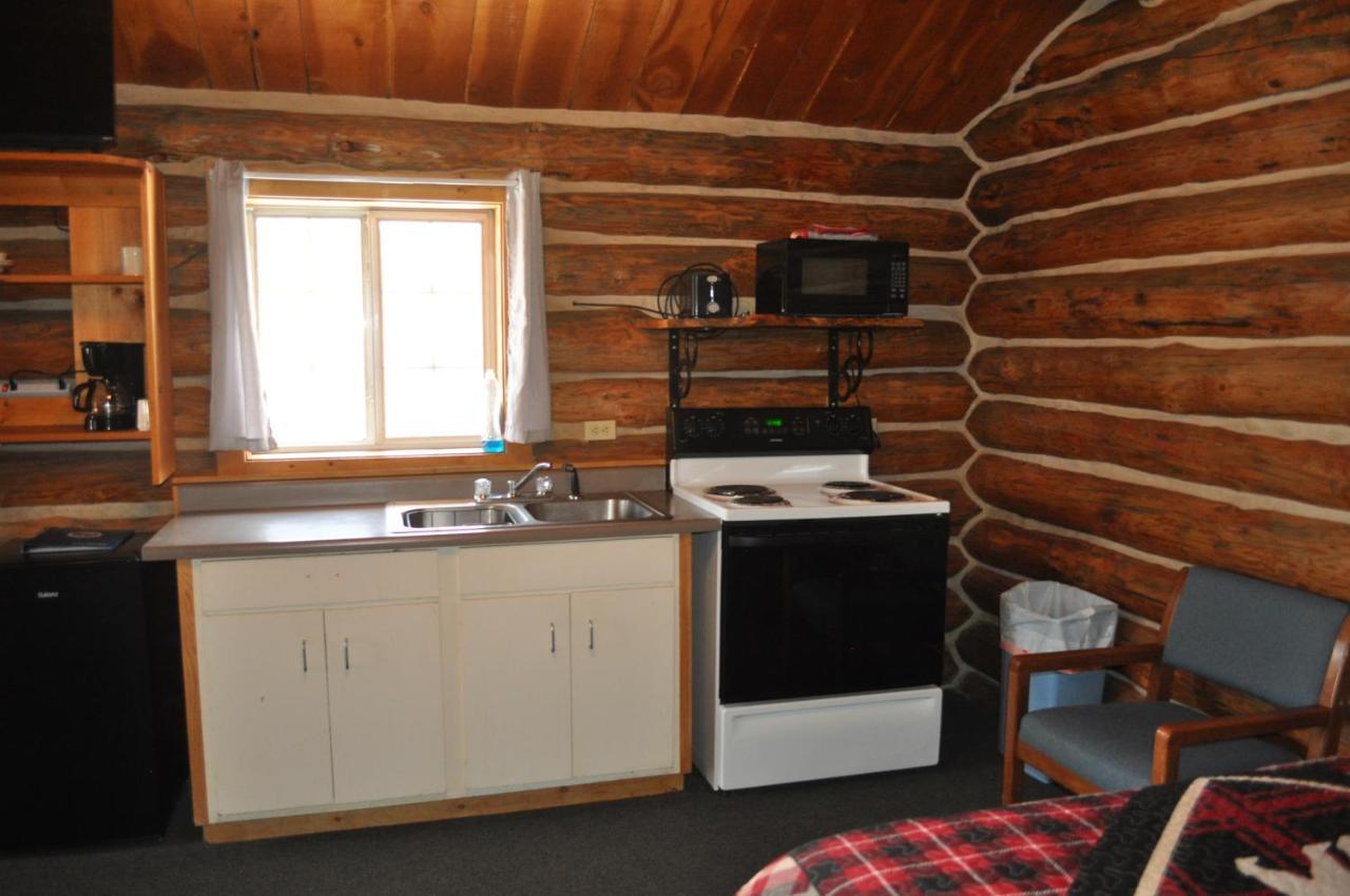 Crooked Creek Guest Ranch Resort Dubois
